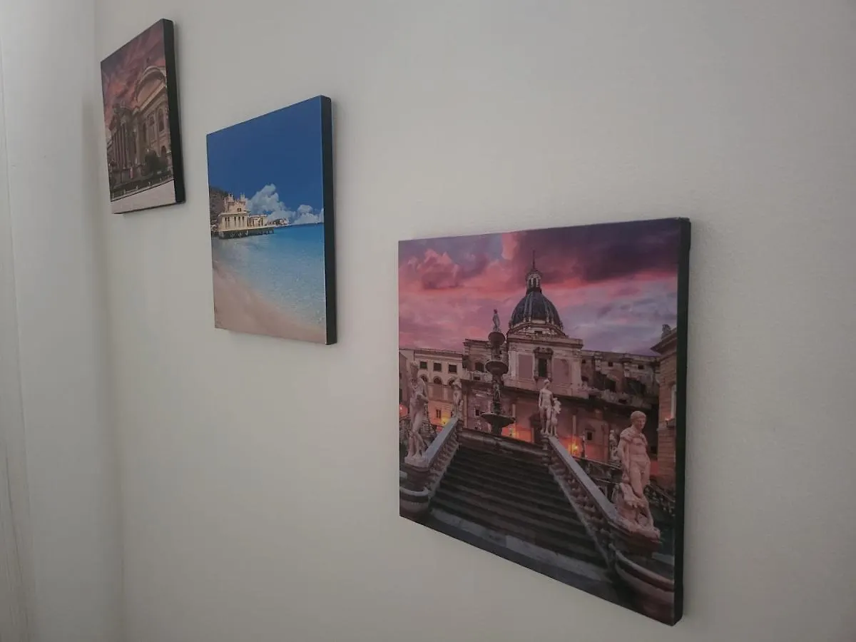 מלון La Loggia In Centro Storico A פלרמו 0*,  איטליה